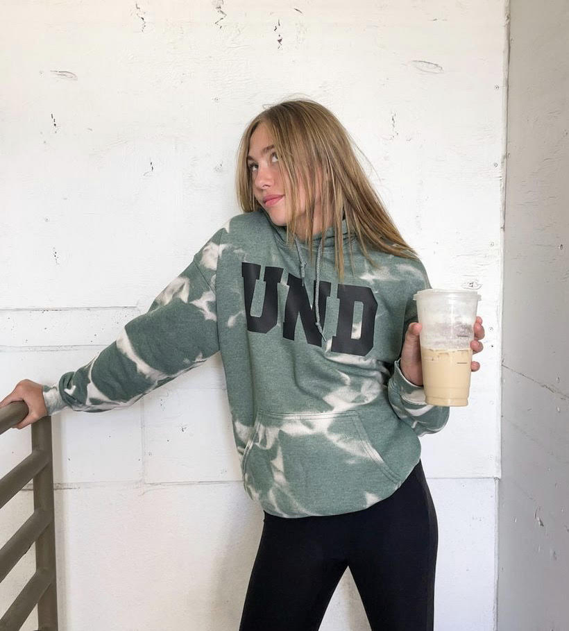 UND Bleached Hoodie