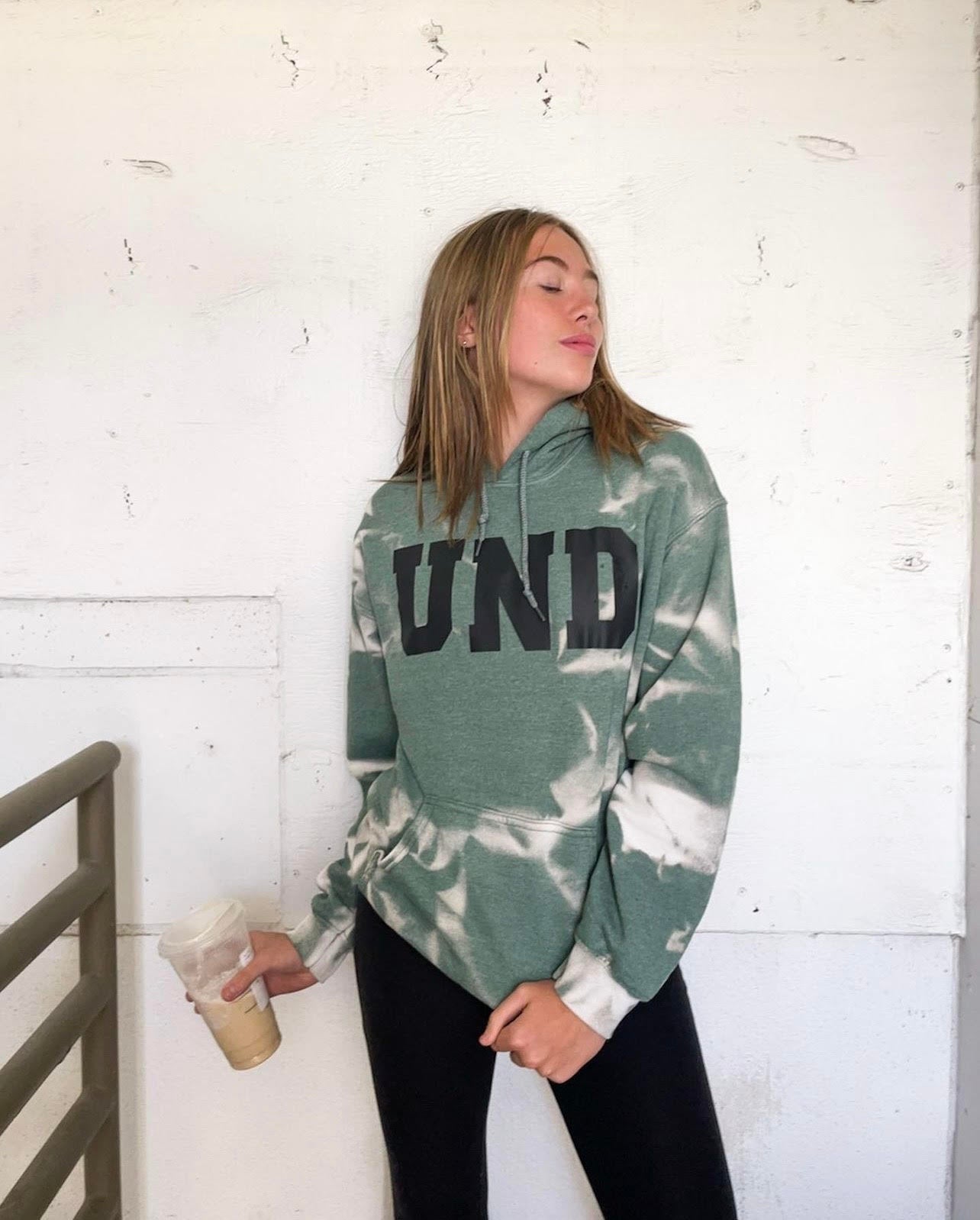 UND Bleached Hoodie